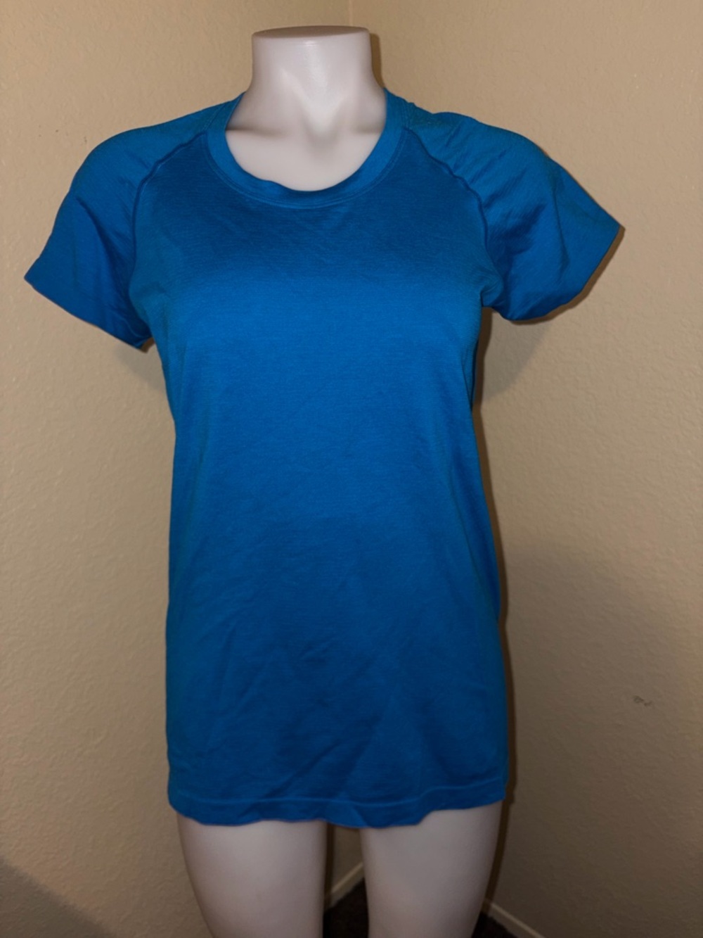 lululemon athletica Bright Blue Short Sleeve Crewneck Tee